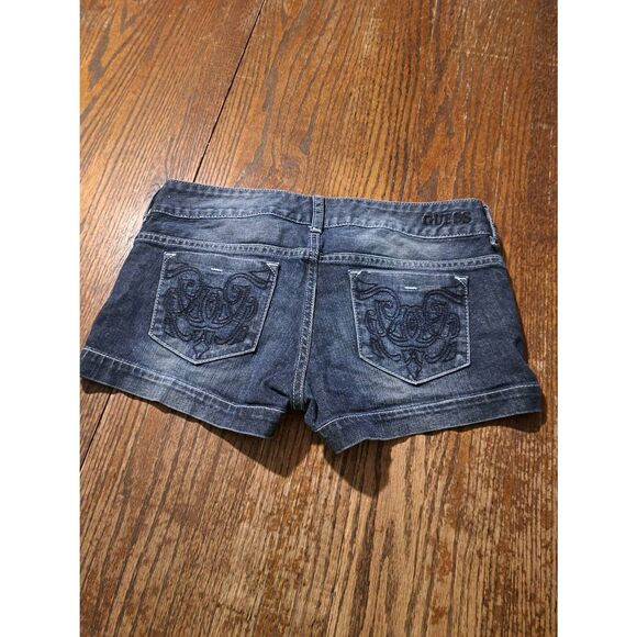 Guess Denim Blue Short Shorts Hot Pants Jeans Womens Waist 28 Pockets Belt Loops - Picture 2 of 3